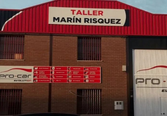 Taller mecánico en el Polígono Las Quemadas, Córdoba