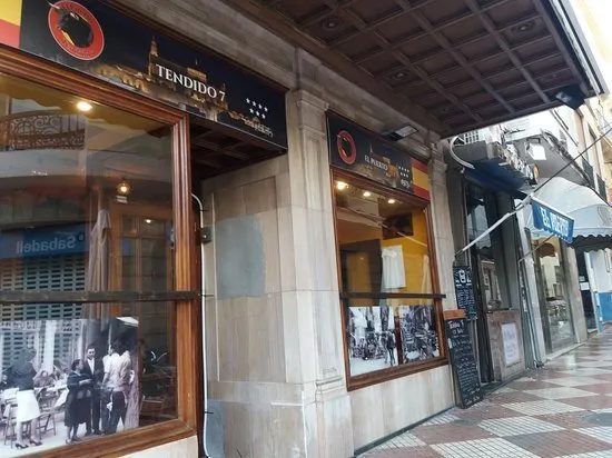Bar el Puerto, C/ José Cruz Conde 2, con acceso por C/ Victoriano Rivera S/N , Córdoba