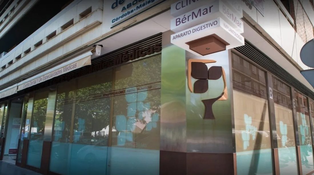 Clinica Bermar, C/ Fray Luis de Granada esquina con Avda de Cervantes