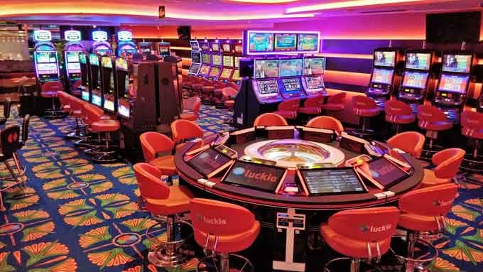 Salón de juegos Boulevard, Bulevar de Hernán Ruiz 27, Córdoba