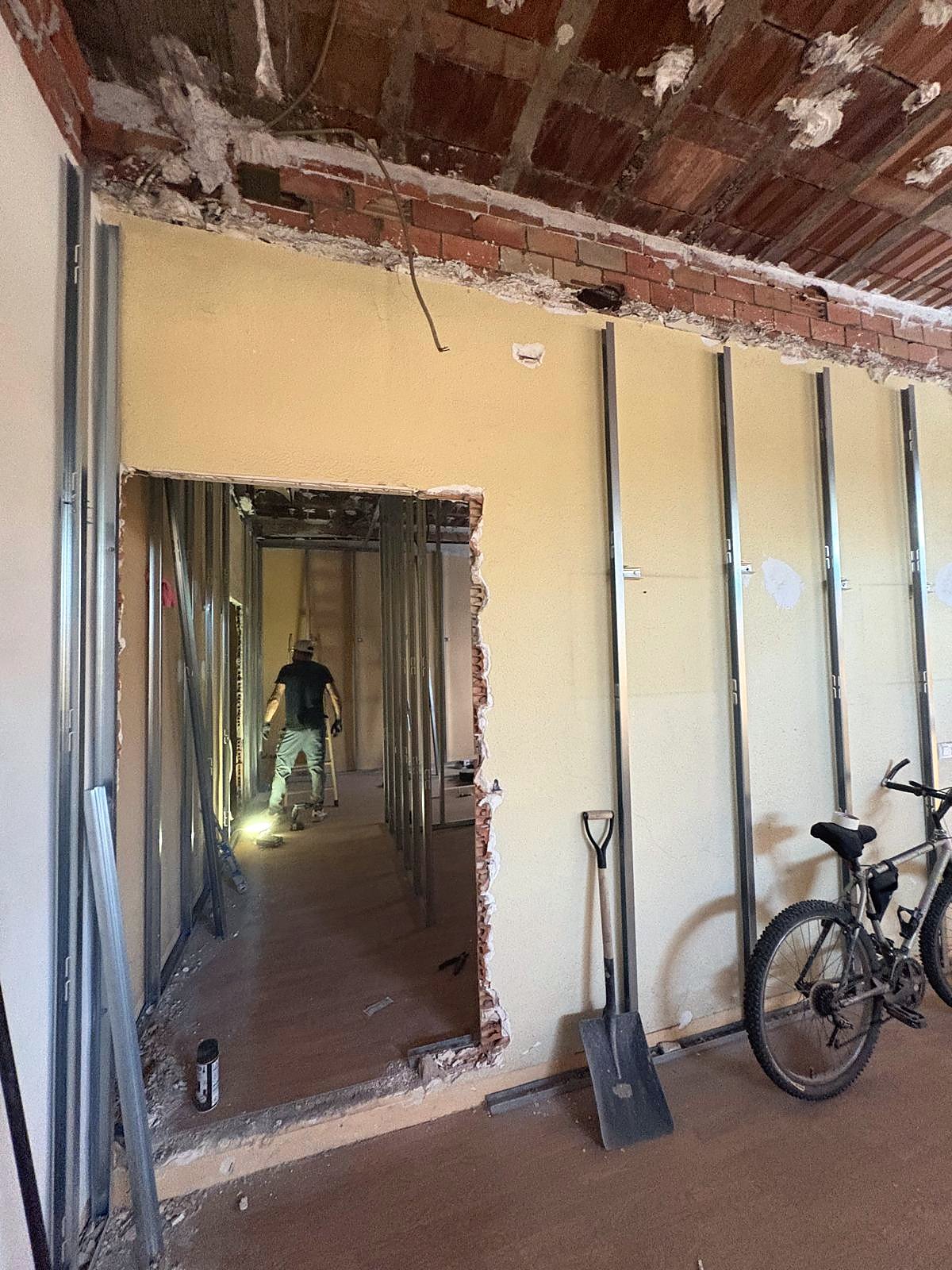 Apertura de hueco de paso entre las nuevas estancias